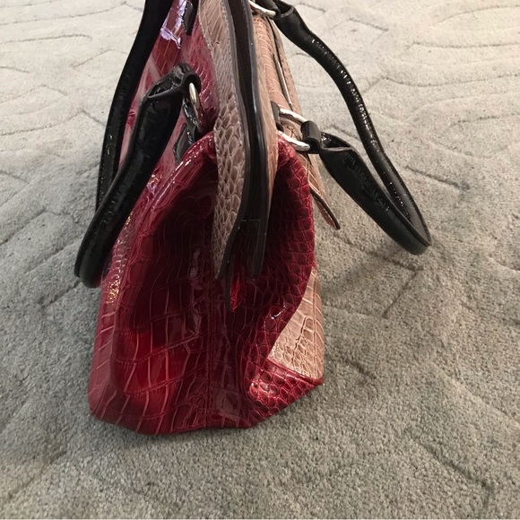 GUESS CALVINA Logo Croco Patent Leather Handbag Purse Satchel Taupe/Multi - Picture 8 of 16